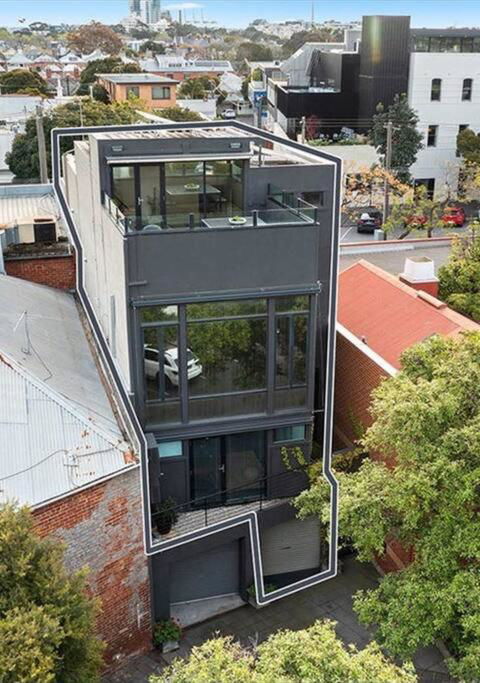 Albert Park Magnificence Position Perfect MLane - Whitsundays Accommodation 0