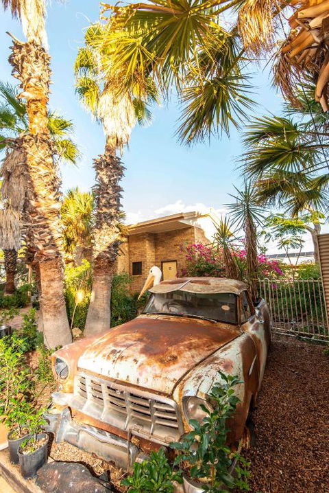 Albert Park Motor Inn-KING BEDS-POOL-SHADED PARKING - Whitsundays Accommodation 1