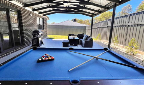 Albury Funk - Whitsundays Accommodation 1