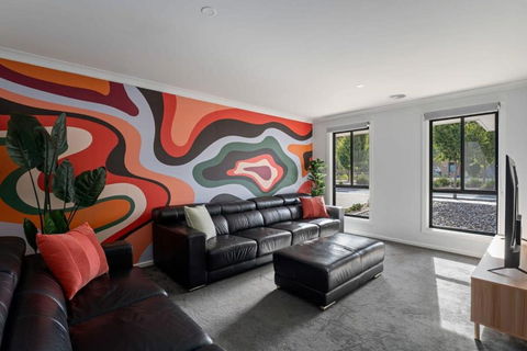 Albury Funk - Whitsundays Accommodation 4
