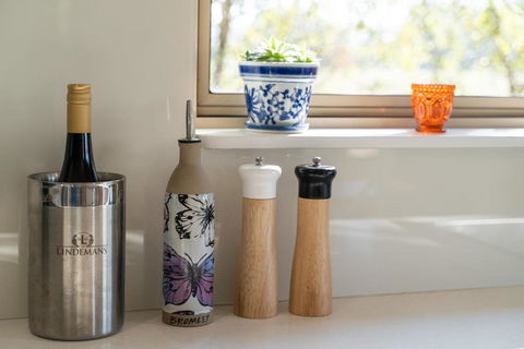 Alderwood Cottage - Cottage W Gorgeous Dam Views! - Whitsundays Accommodation 2