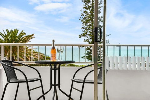 Alex Beach Apt Bilgola4 - Whitsundays Accommodation 0