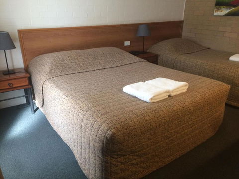 Alexander Motor Inn - Whitsundays Accommodation 0