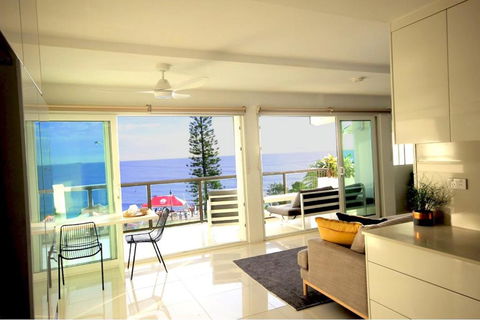 Alexandra Headland Ocean Dream - Stunning View ZA6 - Whitsundays Accommodation 0