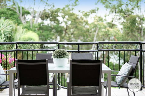 Alice Bayona 7 - Little Cove - Whitsundays Accommodation 2