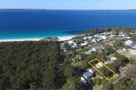 All Decked Out At Hyams Beach By Experience Jervis - Whitsundays Accommodation 0