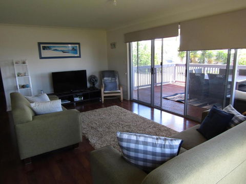 All Decked Out In Turton - Whitsundays Accommodation 3