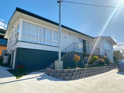 All-Seasons Comfort - Close To CBD & Air Port - Whitsundays Accommodation 0