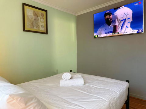 All-Seasons Comfort - Close To CBD & Air Port - Whitsundays Accommodation 4