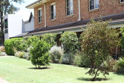 All Settlers Motor Inn Parkes - Whitsundays Accommodation 1