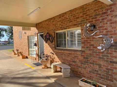 All Settlers Motor Inn Parkes - Whitsundays Accommodation 4