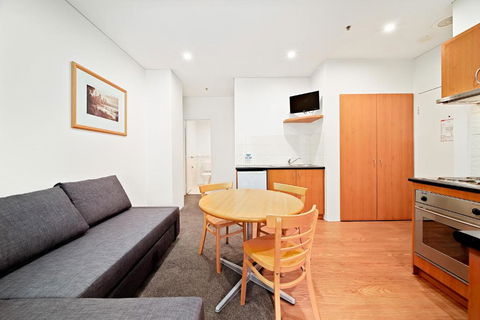 All Suites Perth - Whitsundays Accommodation 3