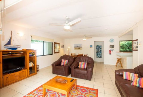 Allamanda Cottage - Close To Beach - Pet Friendly - Whitsundays Accommodation 0