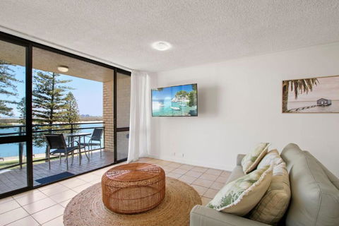 Allamanda, Unit 11, 32 Esplanade, Bulcock Beach - Whitsundays Accommodation 1