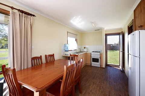 Allestree Holiday Units - Whitsundays Accommodation 1