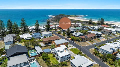 Alli Belle- Hilltop Gem - Whitsundays Accommodation 0