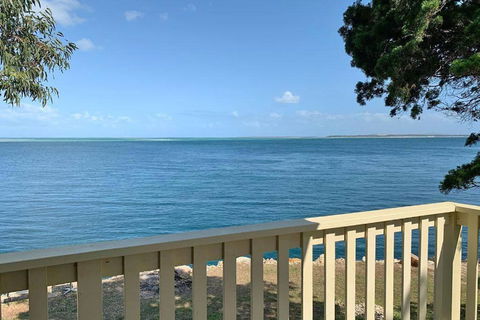ALLIES PLACE - Whitsundays Accommodation 0