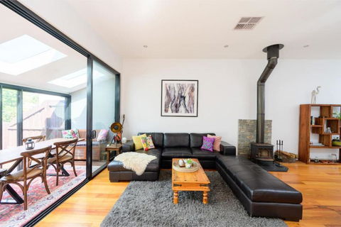 Alma, Art Deco Home In Caufield North - Whitsundays Accommodation 3