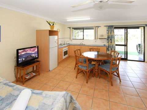 Alma Bay Holiday Unit 1 - Whitsundays Accommodation 1