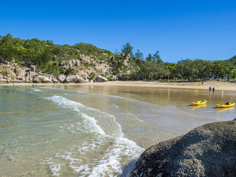 Alma Bay Holiday Unit 1 - Whitsundays Accommodation 0