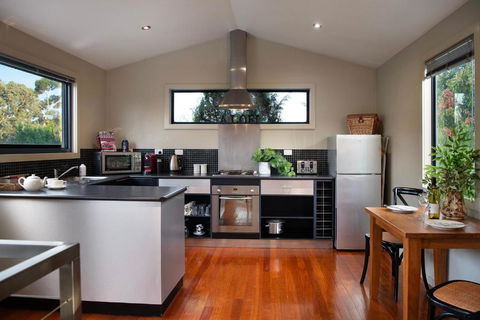 Alofi - Whitsundays Accommodation 3