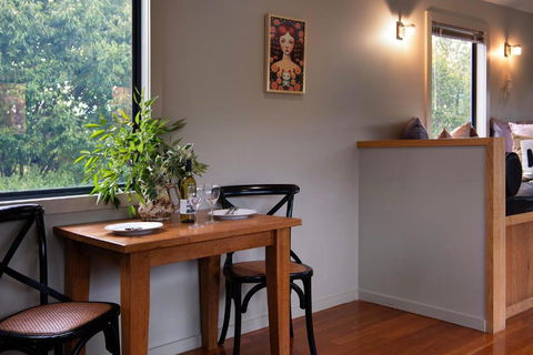 Alofi - Whitsundays Accommodation 4