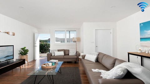 Aloha Beach House - Whitsundays Accommodation 0