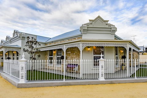 Aloha Central Luxury Accommodation - Whitsundays Accommodation 1