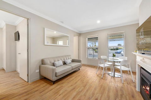 Aloha Central Luxury Accommodation - Whitsundays Accommodation 3