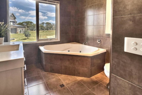 Alpine Edge - Whitsundays Accommodation 4