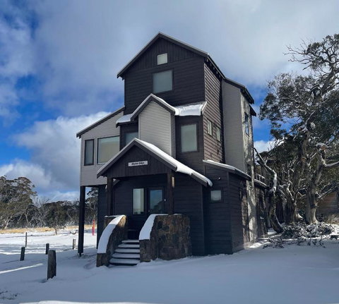 Alpine Edge - Whitsundays Accommodation 0