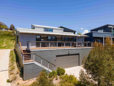 Alpine Freedom - Whitsundays Accommodation 0