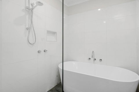 Alpine Hills Hideaway - Whitsundays Accommodation 4