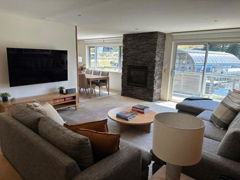 Altitude Apartments - Whitsundays Accommodation 2
