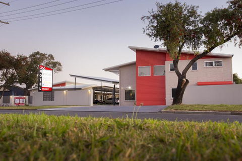 Altitude Motel Apartments - Whitsundays Accommodation 0