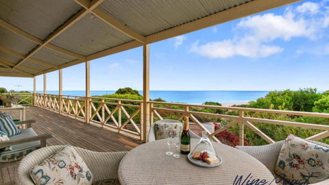 Alton House By Wine Coast Holidays - Whitsundays Accommodation 1