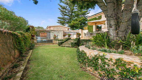 Alton House By Wine Coast Holidays - Whitsundays Accommodation 3