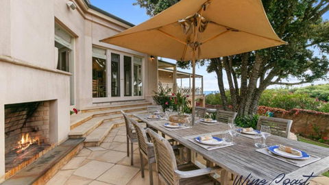 Alton House By Wine Coast Holidays - Whitsundays Accommodation 4
