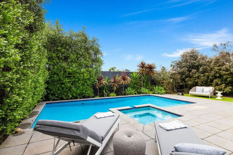Amalfi Dream - Pool, Spa, Walk To Beach And Shops - Whitsundays Accommodation 1