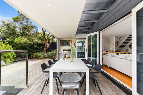 Amalfi Dream - Pool, Spa, Walk To Beach And Shops - Whitsundays Accommodation 3