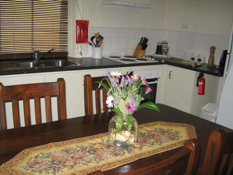 Amalie Cottage Waikerie Unit 1 - Whitsundays Accommodation 4