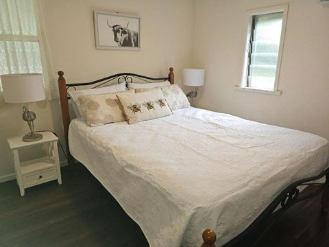 Amamoor Lodge - Whitsundays Accommodation 2
