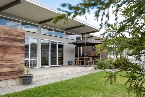 Amaroo 2 - Freycinet Holiday Houses - Whitsundays Accommodation 0