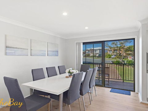 Amaroo Cres No 20 Fingal Bay Holiday Home - Whitsundays Accommodation 1