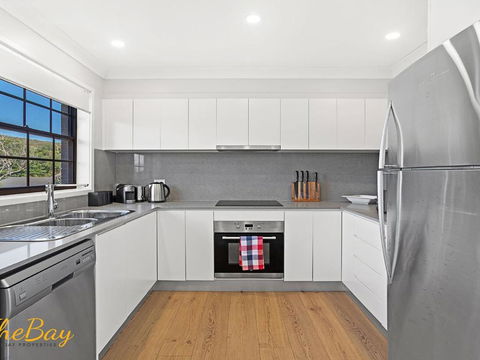 Amaroo Cres No 20 Fingal Bay Holiday Home - Whitsundays Accommodation 2