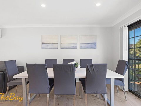 Amaroo Cres No 20 Fingal Bay Holiday Home - Whitsundays Accommodation 3