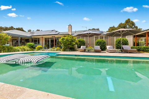 Amaroo Luxury Family Resort Mornington Peninsula - Whitsundays Accommodation 0