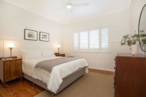 Amaroo - Pet Friendly - 2 Mins Walk To Beach - Outdoor Fireplace - Whitsundays Accommodation 3