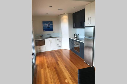Amazing Ansons Bay Absolute Waterfront Beach House - Whitsundays Accommodation 2