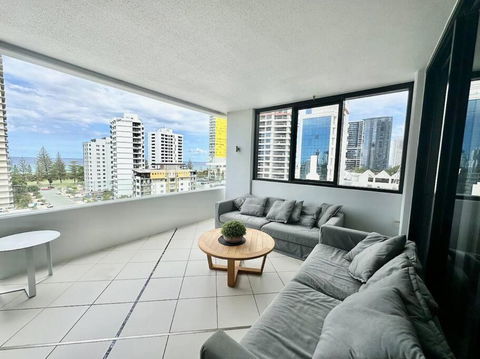 Amazing Aria Luxury On The 8th Floor, Broadbeach - Whitsundays Accommodation 4